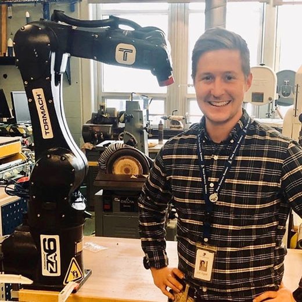 Tech education teaching robotics